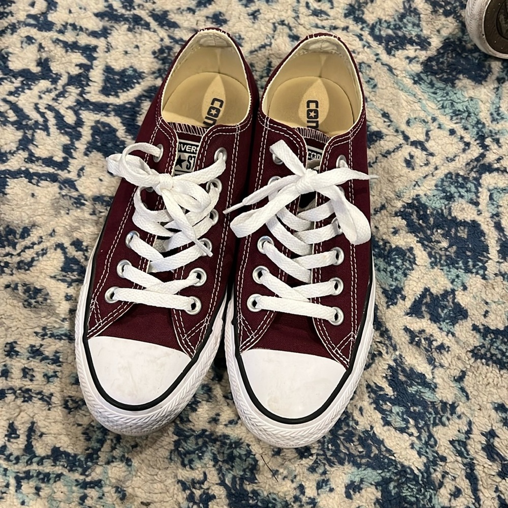 maroon converse